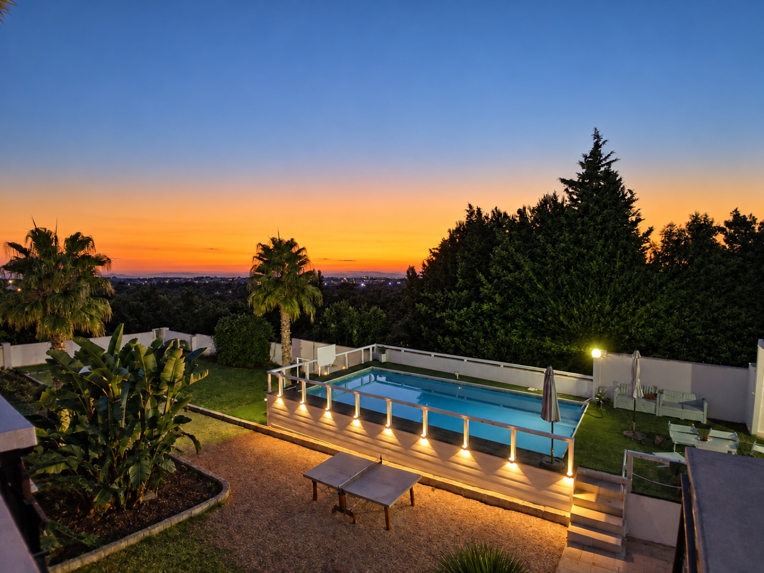 Villa Acqua Dolce con piscina al tramonto